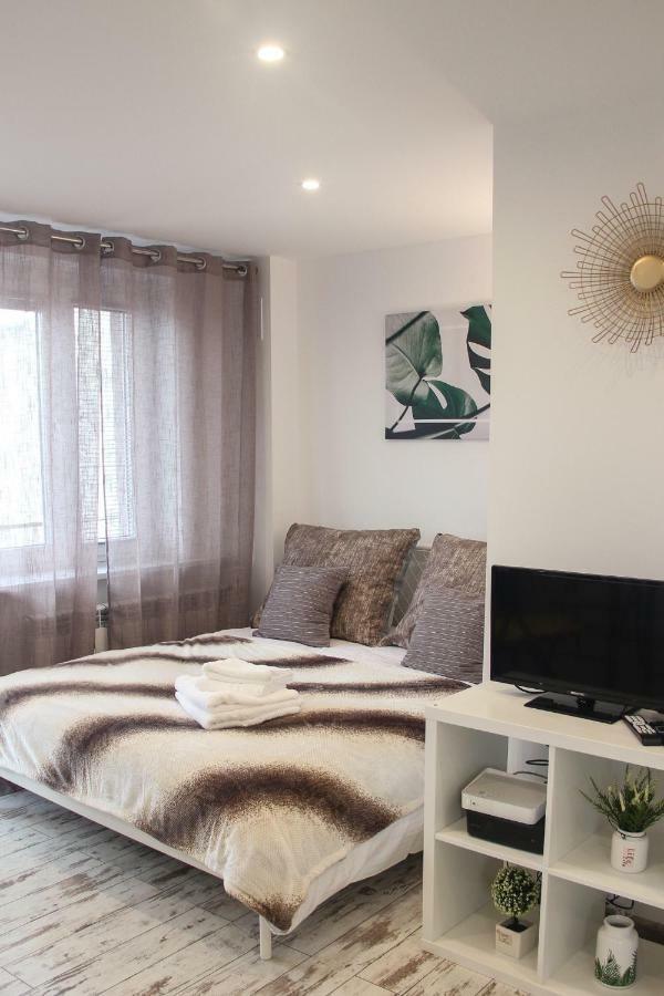Sunny City Center Apartment Varsó Kültér fotó
